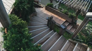 entretenir sa terrasse bois — Entretenir une terrasse en bois saison après saison