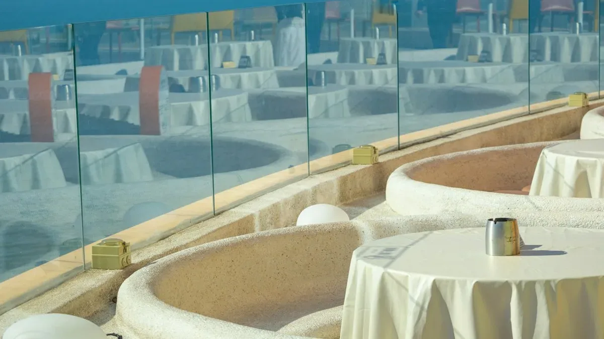 amenager un petit balcon — Aménager un petit balcon : sol, rangement et coin repas